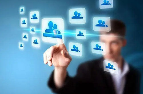 一份簡歷中獵頭*看重的是哪些？